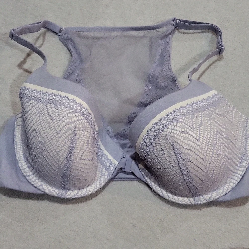Victoria's Secret Bra - Picture 3 of 13